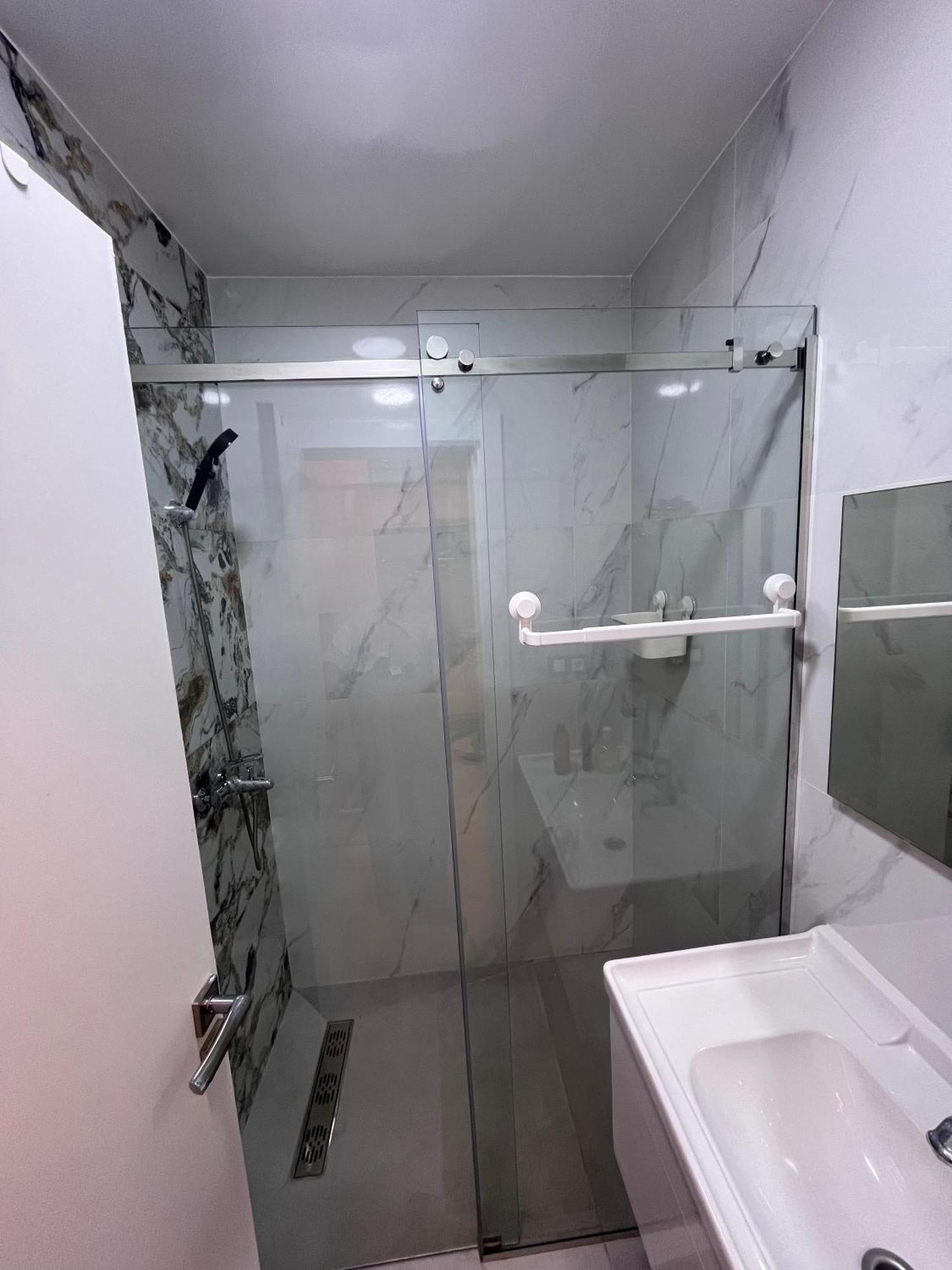 Apartment Renove Avec Style Et Parking Surveille Marrakesch